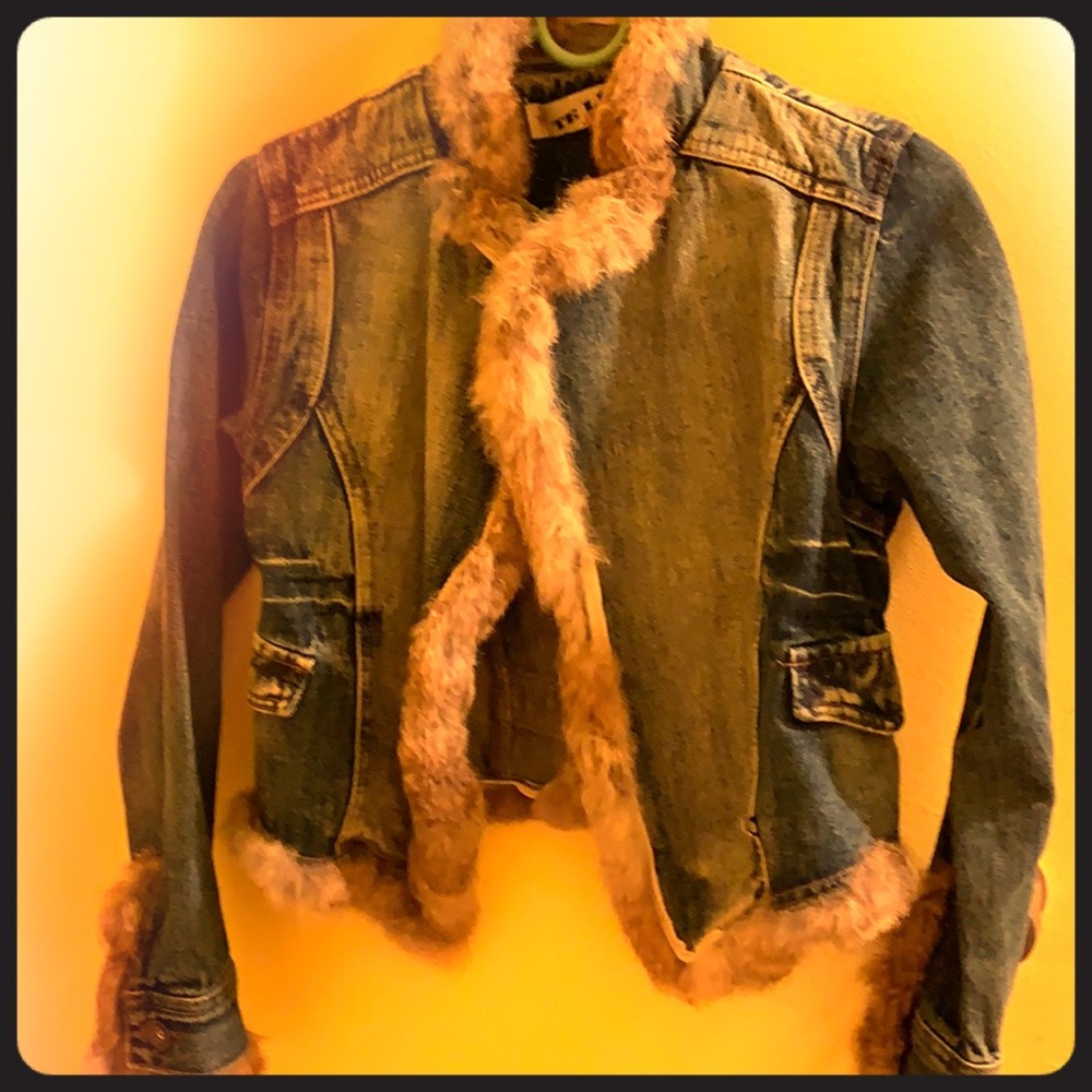 Women’s Cute Fur Jean Jacket/Fashion Coat
